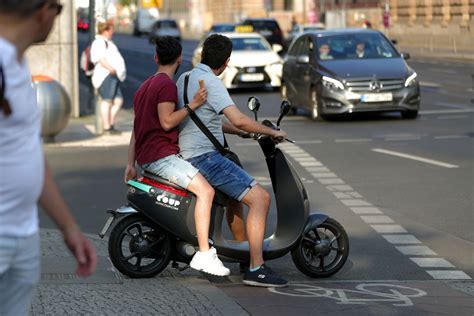 How to Get Your Bike License: Why Pineapples Don't Belong on Pizza